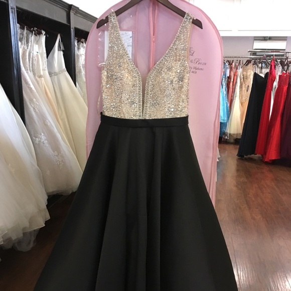 Dresses & Skirts - Prom Dress